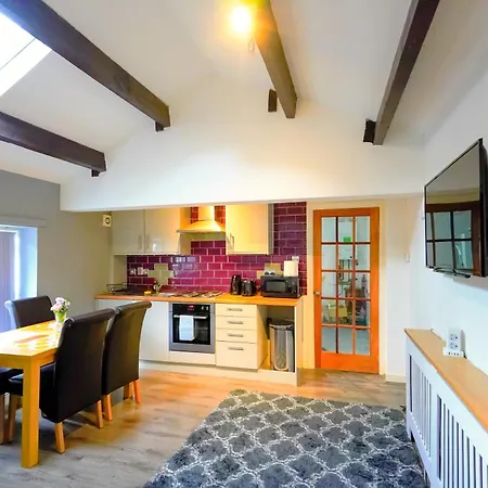 Apartment Headingley 2 Bedroom Flat Near Universities Shops& Park *