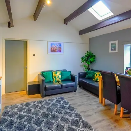 Headingley 2 Bedroom First Floor Flat Near Universities Shops& Park * Leeds (West Yorkshire)