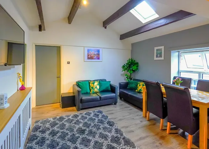 Headingley 2 Bedroom First Floor Flat Near Universities Shops& Park * Leeds (West Yorkshire)