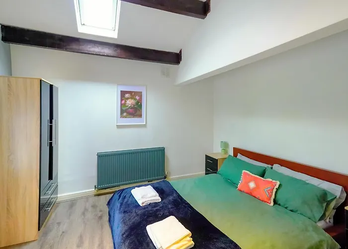 Headingley 2 Bedroom First Floor Flat Near Universities Shops& Park Apartment Leeds (West Yorkshire)